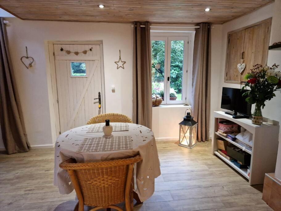 Petit Cottage Breton Saint-Mayeux Exterior photo